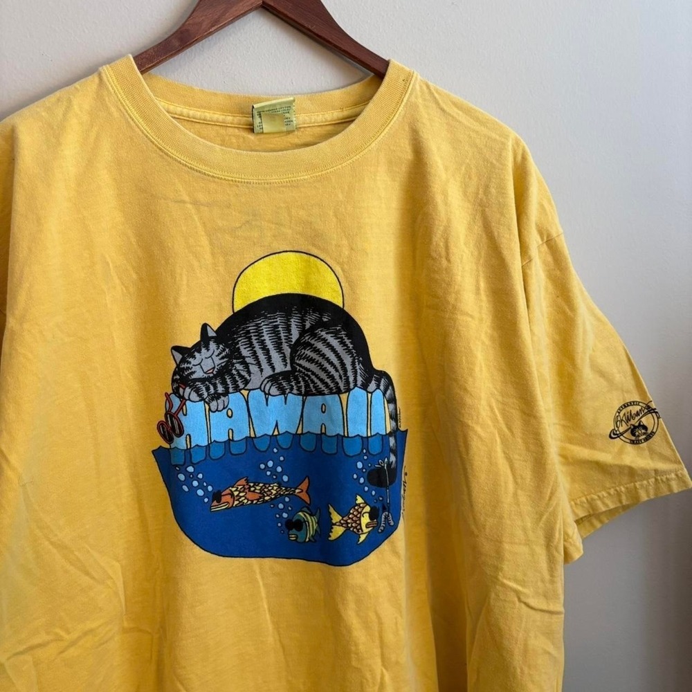 VTG 90's Authentic Crazy Shirts B Kilban Cat Sleeping Hawaii Graphic T Shirt